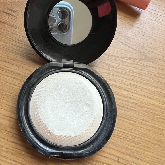 Pat McGrath Skin Fetish Sublime Perfection Blurring Under Eye Powder - Picture 3 of 3